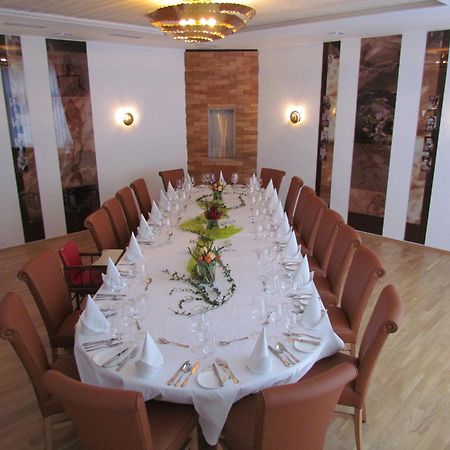 Ringhotel sKreuz Steinheim am Albuch Bagian luar foto