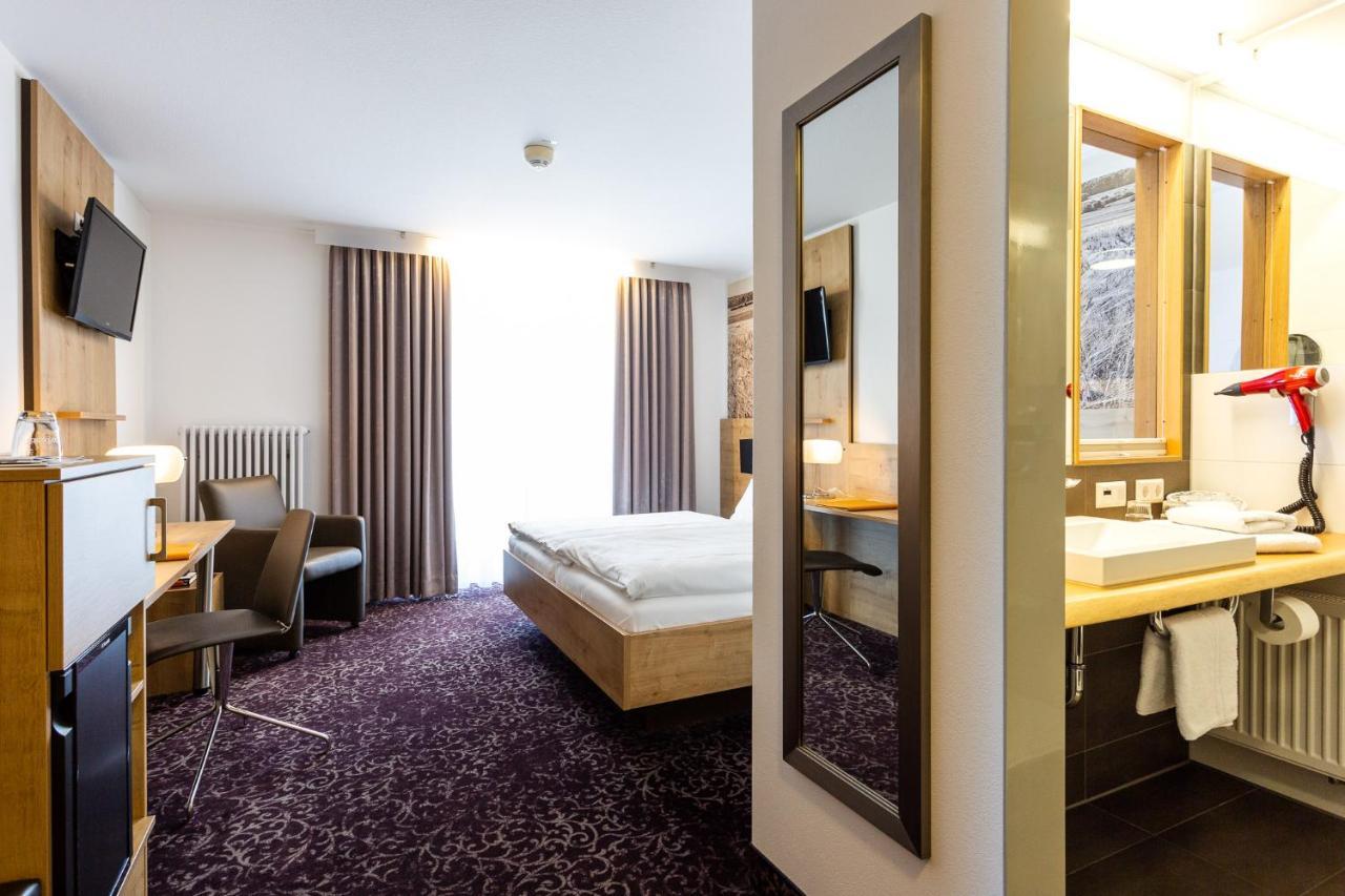 Ringhotel sKreuz Steinheim am Albuch Bagian luar foto